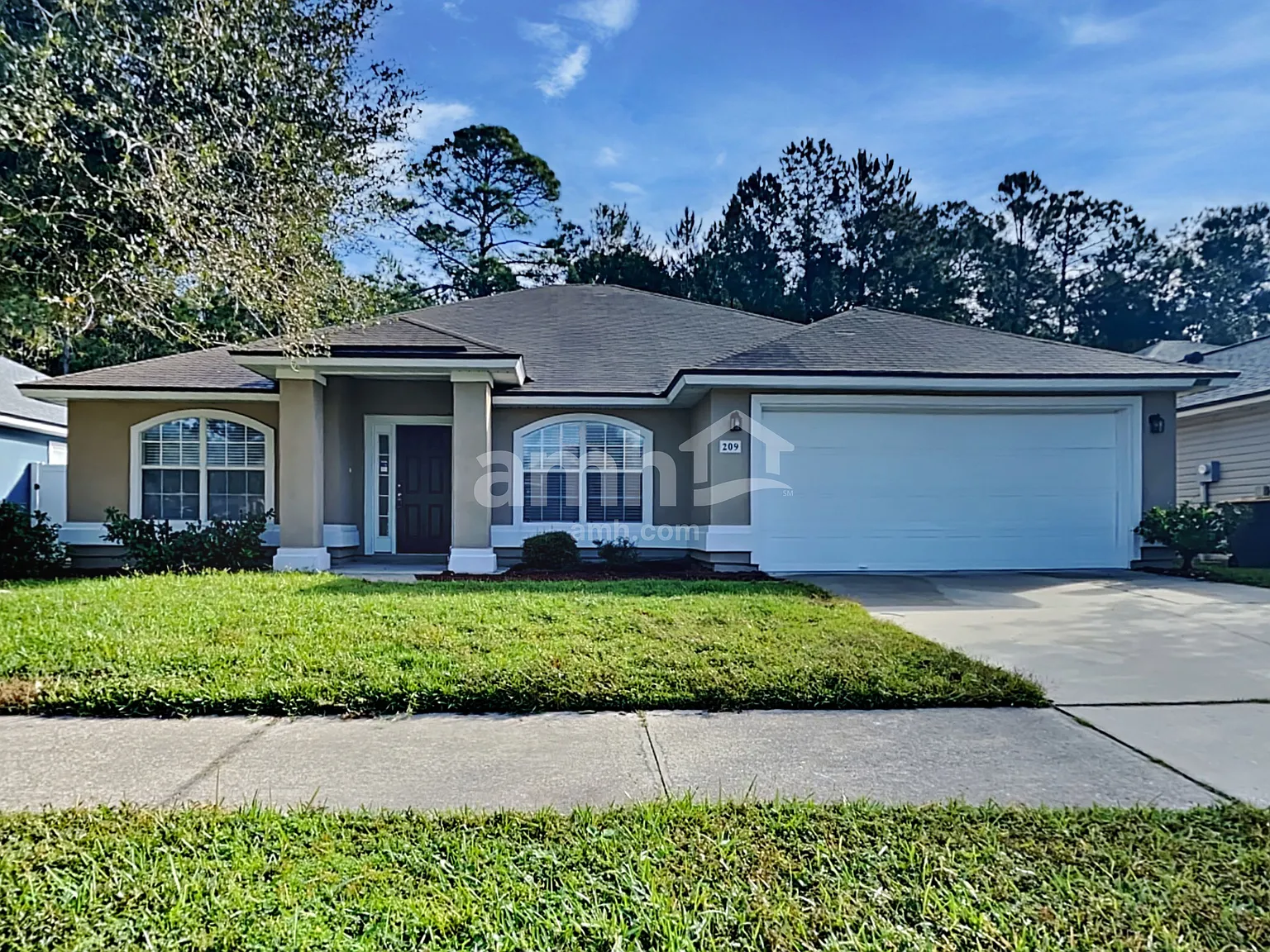 3 bed, 2.0 bath, 1932 sqft, $2,090 — Photo 1