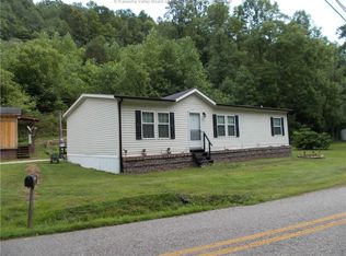 6164 Heizer Creek Rd, Poca, WV 25159