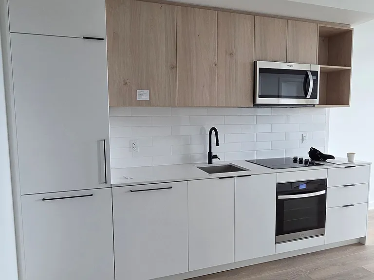 1185 Dupont St #808 — Photo 6