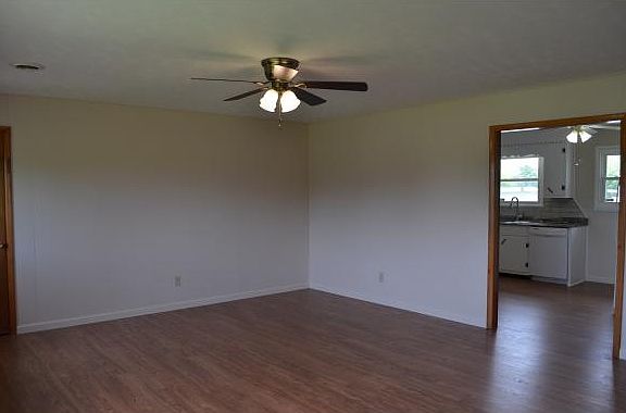 3rd image of 125 Corbin Hgts