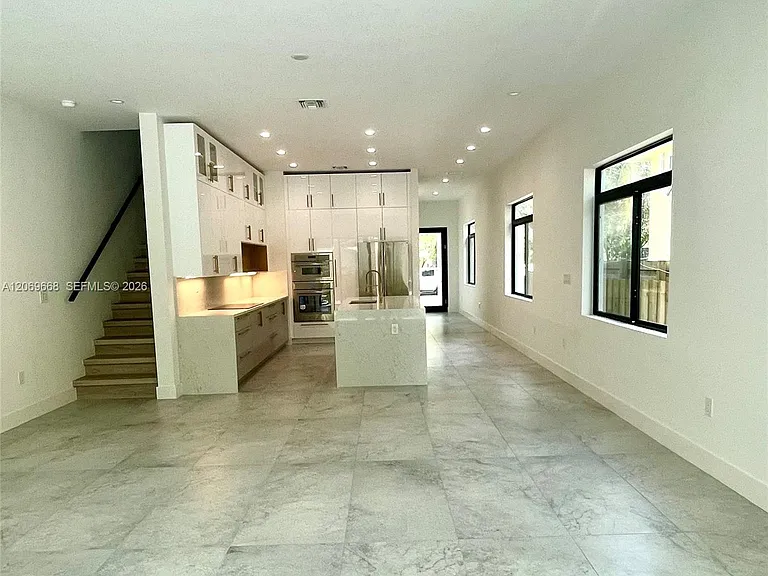 602 SW 7th Ave #0 — Photo 8