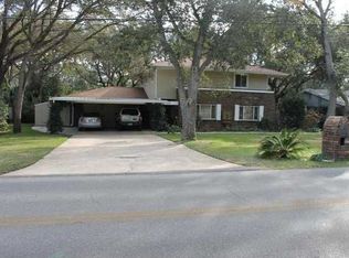 209 Country Club Rd, Shalimar, FL 32579