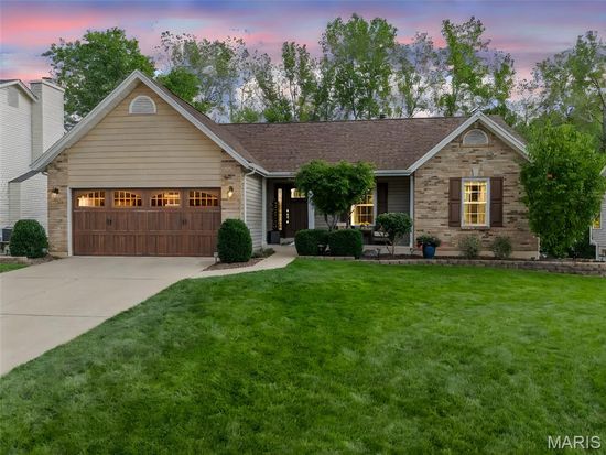3007 Bromley Dr, O'Fallon, MO 63368
