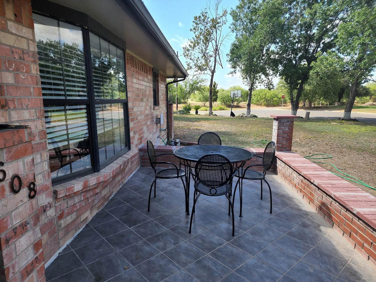 3 bed, 2207 sqft, $2,000 — Photo 4