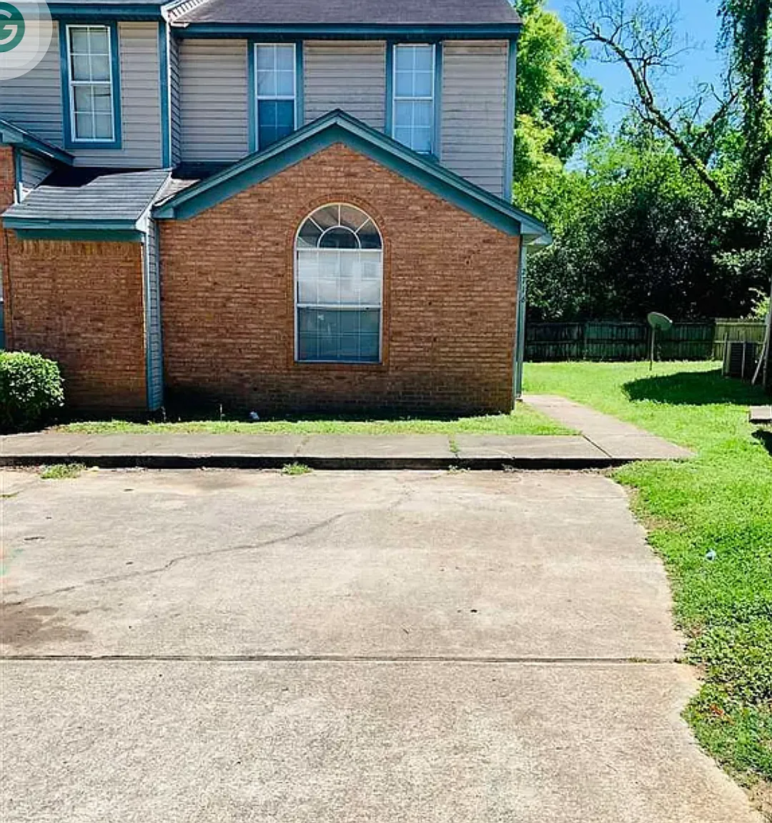 3 bed, 1192 sqft, $1,400 — Photo 1