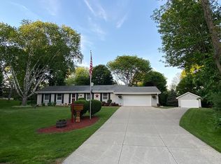 N69W20472 Orchard Ct, Menomonee Falls, WI 53051