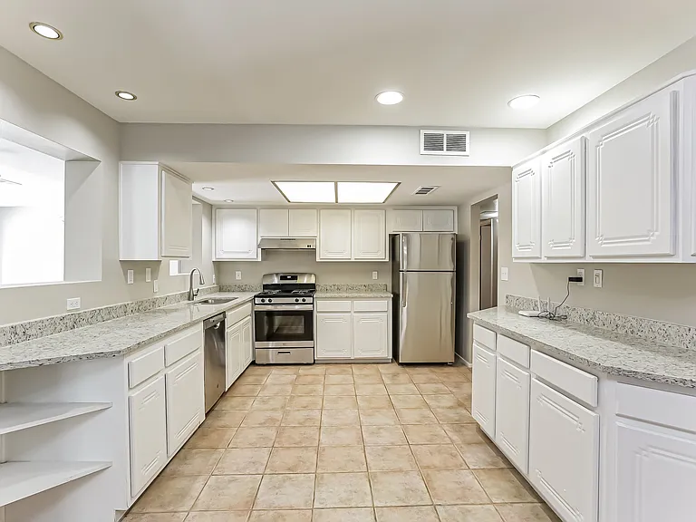 3411 S Margo Dr — Photo 4