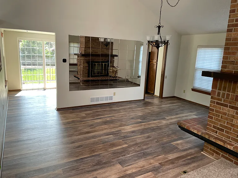 10268 Julian Ct — Photo 15