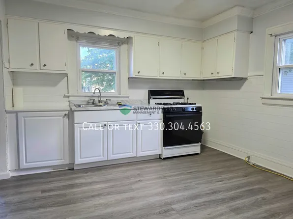 2849 Trenton Rd, Akron, OH 44312