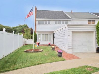 227 Hampton Grn, Staten Island, NY, 10312