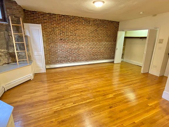 2nd image of 308 Newbury St #111