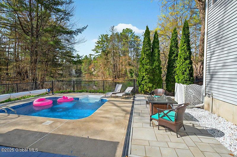 4th image of 239 Northern Pines Road