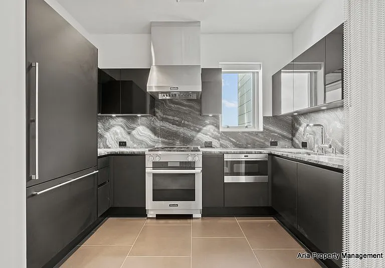 1075 NW Northrup St #2715 — Photo 41