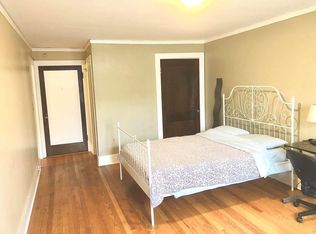 4522 Brooklyn Ave NE APT 302, Seattle, WA 98105