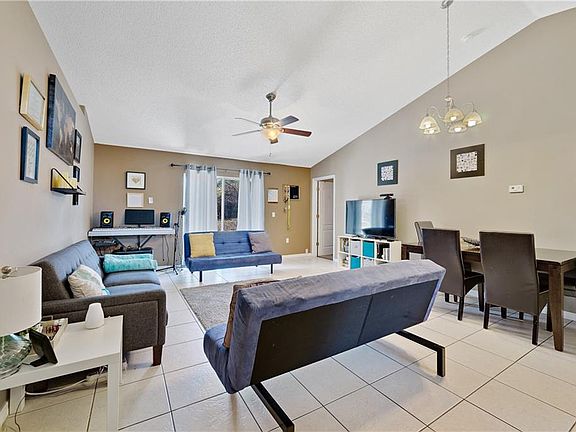 3rd image of 1941 Eden Dr
