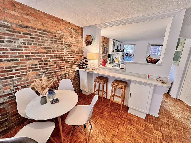 16 Grove St #1 — Photo 2