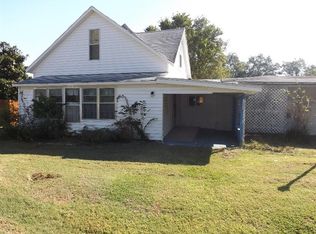 205 S East St, Caney, KS 67333