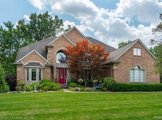 32405 Maria Ct, Livonia, MI 48152