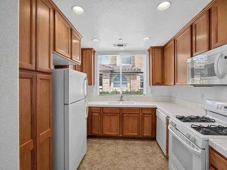1140 W Walter Ave #54 — Photo 6