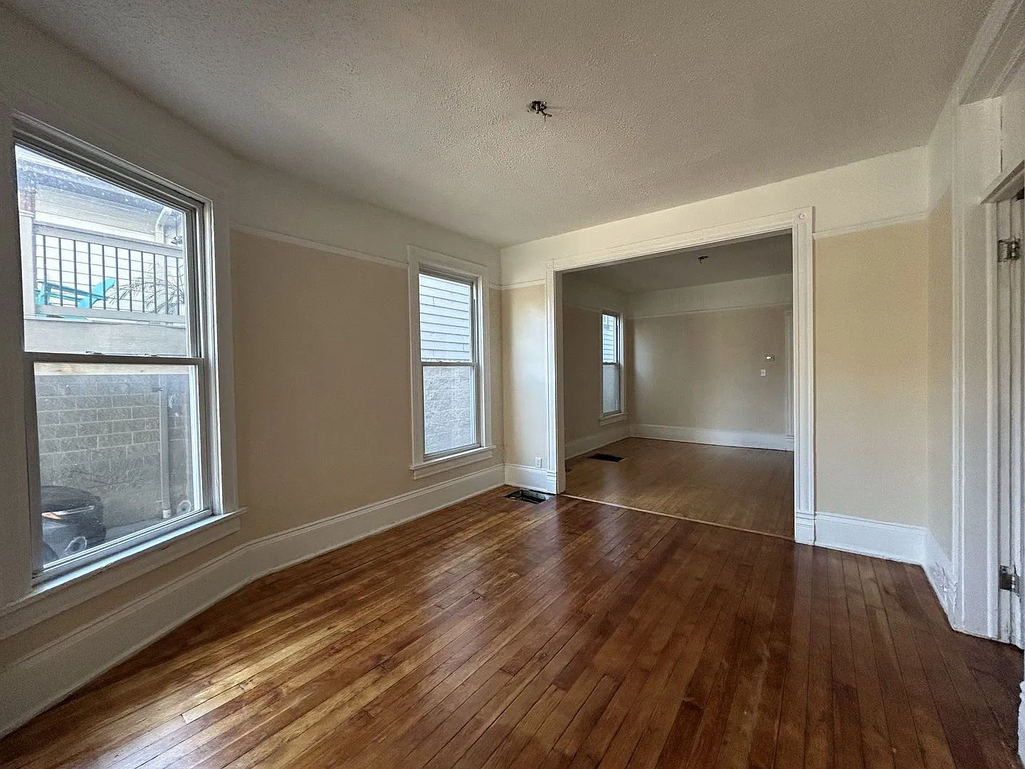 1529-31 Cass — Photo 4