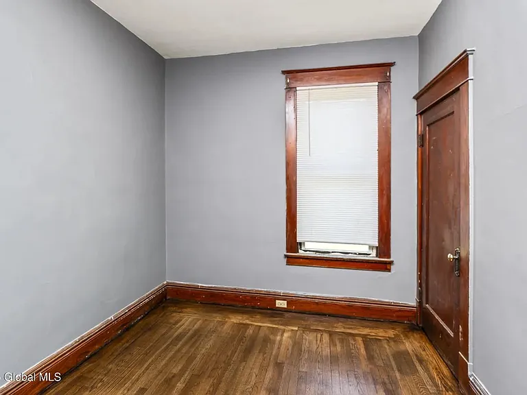 320 Saratoga St #1 — Photo 14