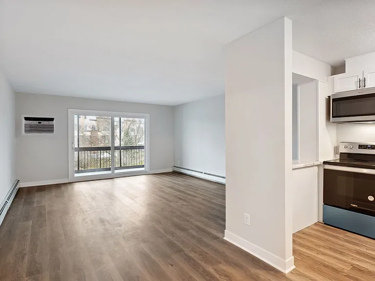 3200 Virginia Ave S #305 — Photo 4