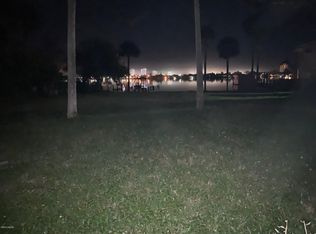 1595 Riverside Dr, Holly Hill, FL 32117
