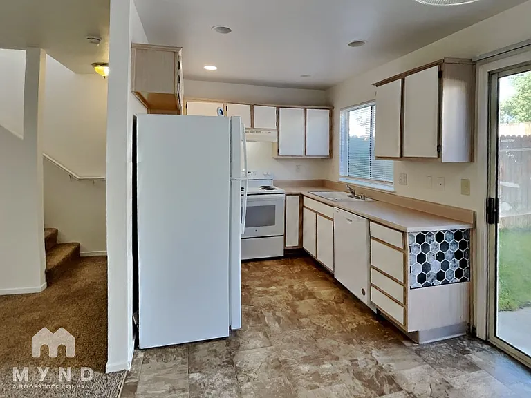 506 Northgate Dr #C — Photo 6