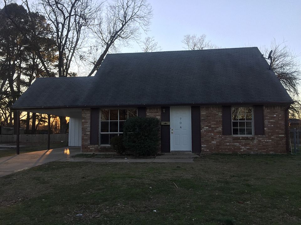 1st image of 704 Belmont Dr