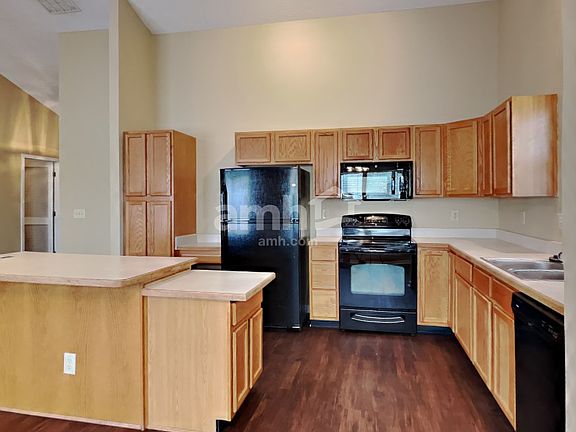 3rd image of 5830 Tybalt Ln