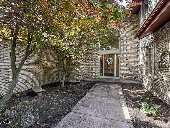 3rd image of 4722 High Oaks Blvd