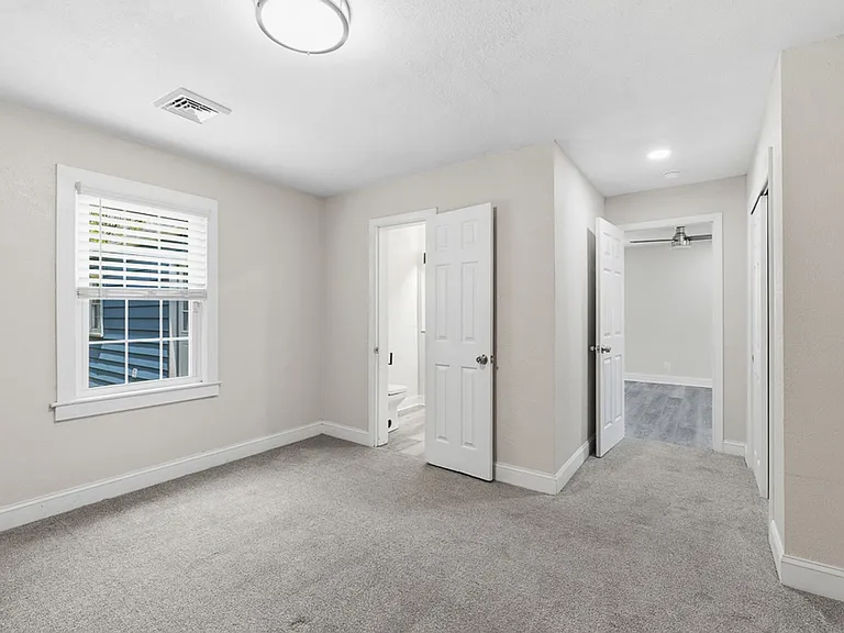 408 E Little Creek Rd — Photo 18
