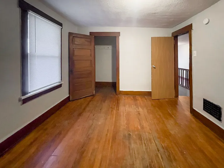 1405 W Jackson St — Photo 31
