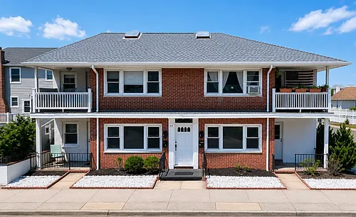 725 E Broadway #1 Photo 1