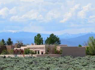 31 Santo Domingo Rd, El Prado, NM 87529