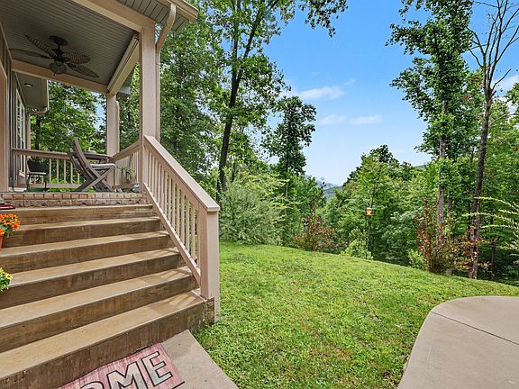 4th image of 1016 Country Mountain Rd