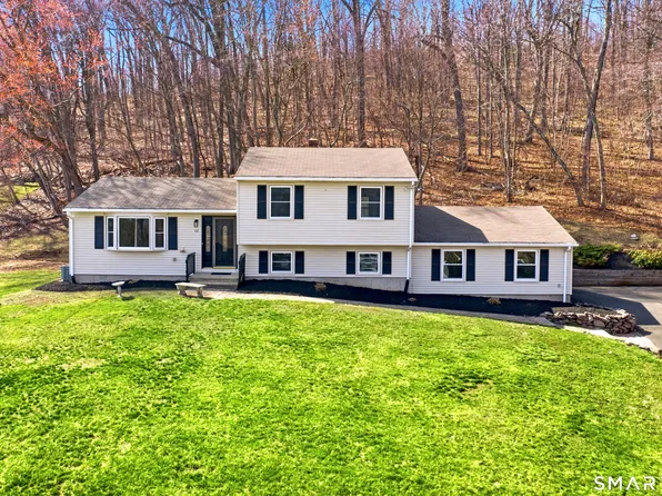 46 Rainbow Court, Hamden, CT 06514