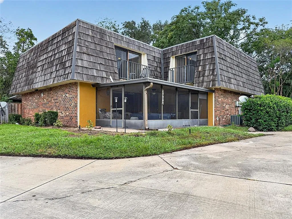2 bed, 2.5 bath, 1288 sqft, $1,625 — Photo 2