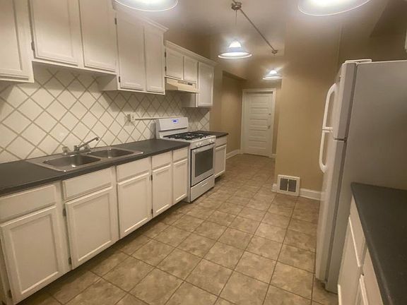 5th image of 509 Wealthy St SE #A