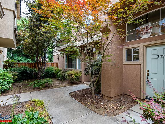 2nd image of 323 Oleander Dr
