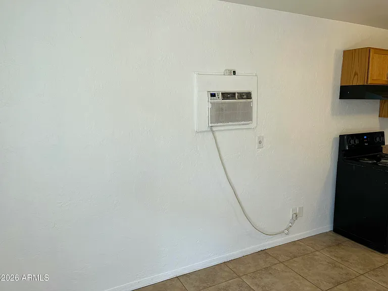 427 E Friar Ave #5 — Photo 2