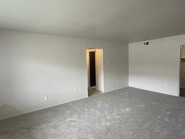 Knottingham Apartments — Photo 36