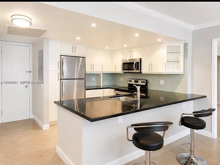 2000 Atlantic Shores Blvd #316 — Photo 5