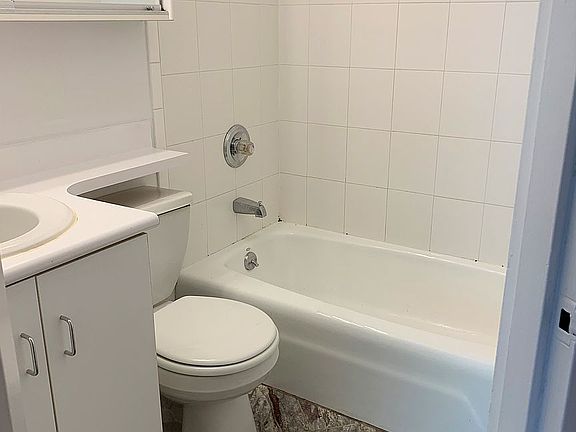 5th image of 151 W 82nd St APT 6E