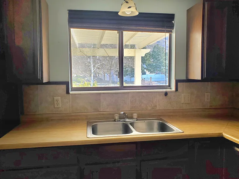 1024 N 1025 E — Photo 11