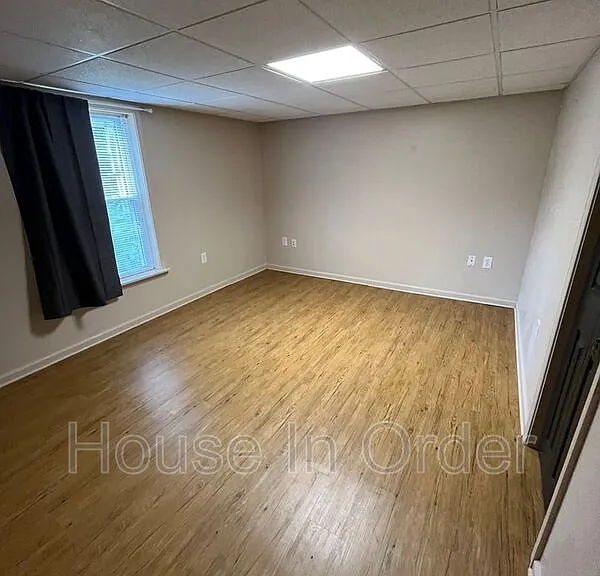 12 Looking Glass Ln — Photo 7