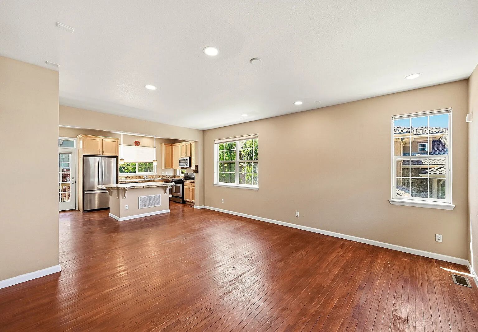 3 bed, 2.5 bath, $2,741 — Photo 4