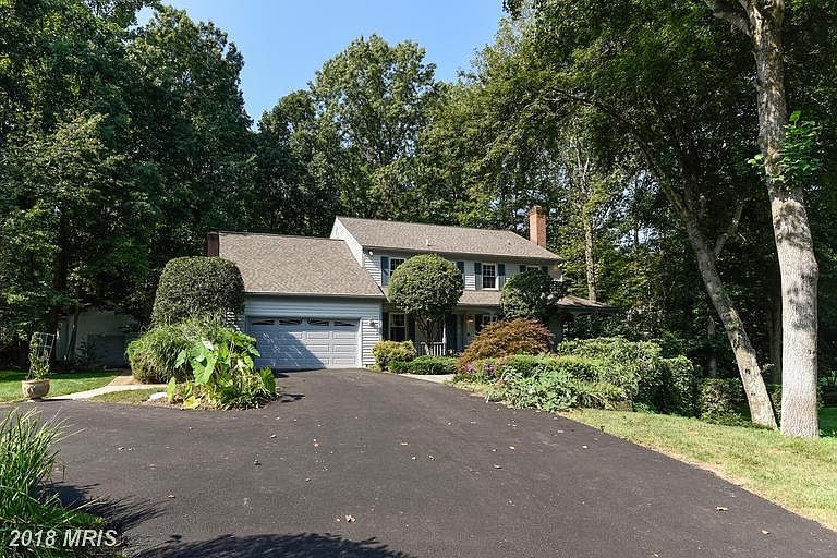 1st image of 9836 S Park Cir
