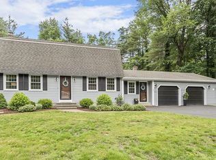 27 Tanglewood Rd, Sterling, MA 01564