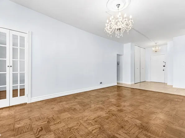 58 West 58th Street image 5 of 18